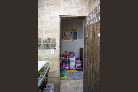 Casa à venda com 51m², 3 quartos e 1 vagaBanheiro do Quarto 2