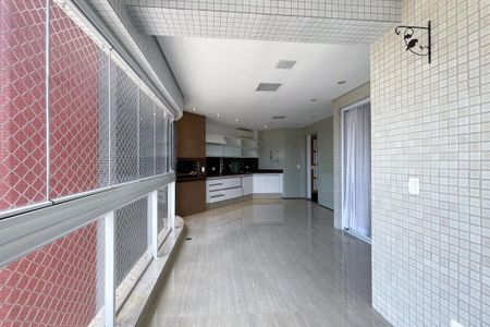 Apartamento para alugar com 300m², 4 quartos e 4 vagas Apartamento para alugar com 300m², 4 quartos e 4 vagasSacada