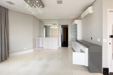 Apartamento para alugar com 300m², 4 quartos e 4 vagas Apartamento para alugar com 300m², 4 quartos e 4 vagasSala de Jantar
