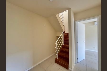 Apartamento à venda com 174m², 4 quartos e 2 vagas Apartamento à venda com 174m², 4 quartos e 2 vagasCorredor