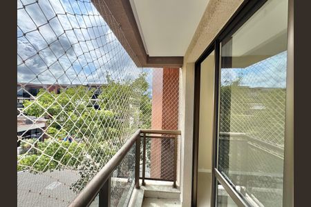 Apartamento à venda com 174m², 4 quartos e 2 vagas Apartamento à venda com 174m², 4 quartos e 2 vagasSuíte 2 - Varanda