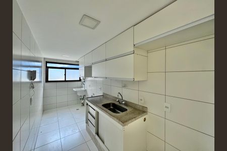 Apartamento à venda com 174m², 4 quartos e 2 vagas Apartamento à venda com 174m², 4 quartos e 2 vagasCozinha e Área de Serviço