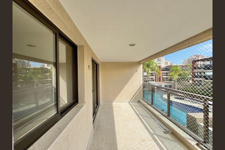Apartamento à venda com 174m², 4 quartos e 2 vagas Apartamento à venda com 174m², 4 quartos e 2 vagasSuíte 1 - Varanda