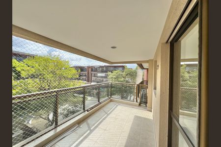 Apartamento à venda com 174m², 4 quartos e 2 vagas Apartamento à venda com 174m², 4 quartos e 2 vagasSuíte 1 - Varanda