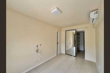 Apartamento à venda com 174m², 4 quartos e 2 vagas Apartamento à venda com 174m², 4 quartos e 2 vagasSuíte 1