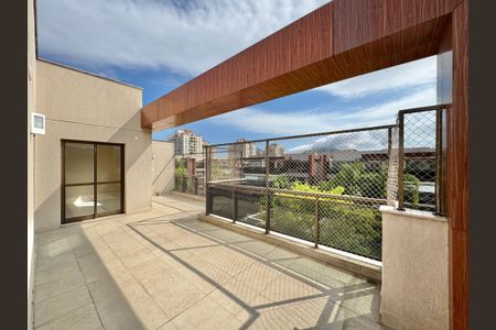 Apartamento à venda com 174m², 4 quartos e 2 vagas Apartamento à venda com 174m², 4 quartos e 2 vagasVaranda / Terraço