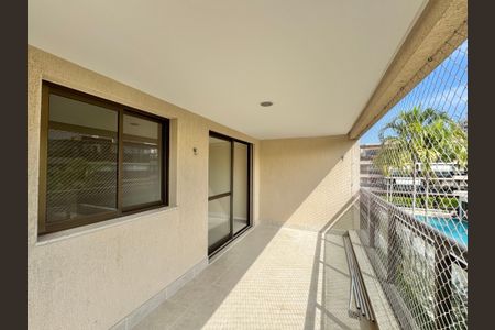 Apartamento à venda com 174m², 4 quartos e 2 vagas Apartamento à venda com 174m², 4 quartos e 2 vagasSuíte 1 - Varanda