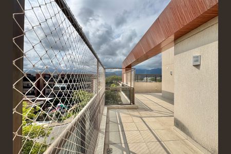 Apartamento à venda com 174m², 4 quartos e 2 vagas Apartamento à venda com 174m², 4 quartos e 2 vagasVaranda / Terraço