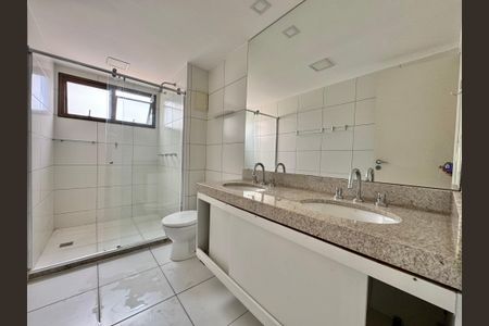 Apartamento à venda com 174m², 4 quartos e 2 vagas Apartamento à venda com 174m², 4 quartos e 2 vagasSuíte 1 - Banheiro