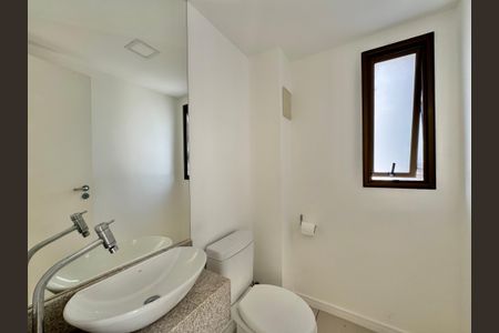 Apartamento à venda com 174m², 4 quartos e 2 vagas Apartamento à venda com 174m², 4 quartos e 2 vagasLavabo