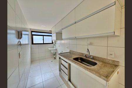 Apartamento à venda com 174m², 4 quartos e 2 vagas Apartamento à venda com 174m², 4 quartos e 2 vagasCozinha e Área de Serviço