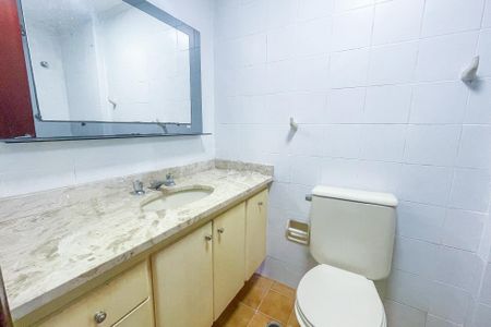 Apartamento à venda com 90m², 3 quartos e 2 vagas Apartamento à venda com 90m², 3 quartos e 2 vagasBanheiro da Suíte