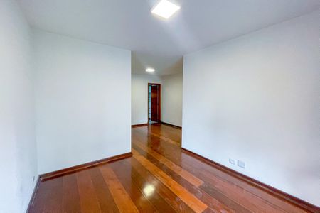 Apartamento à venda com 90m², 3 quartos e 2 vagas Apartamento à venda com 90m², 3 quartos e 2 vagasSala