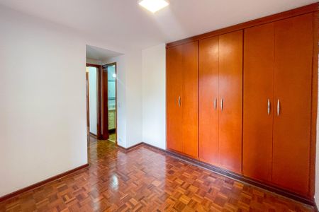Apartamento à venda com 90m², 3 quartos e 2 vagas Apartamento à venda com 90m², 3 quartos e 2 vagasSuíte