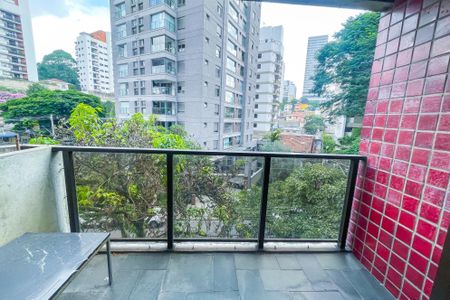 Apartamento à venda com 90m², 3 quartos e 2 vagas Apartamento à venda com 90m², 3 quartos e 2 vagasVaranda
