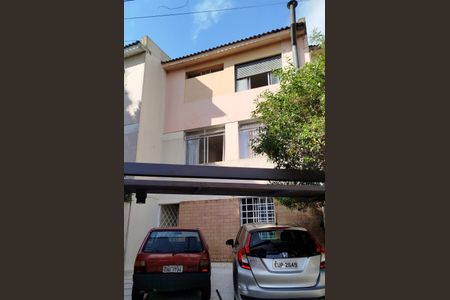 Casa à venda com 200m², 4 quartos e 2 vagas Casa à venda com 200m², 4 quartos e 2 vagasFachada