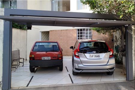 Casa à venda com 200m², 4 quartos e 2 vagas Casa à venda com 200m², 4 quartos e 2 vagasGaragem