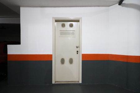 Apartamento à venda com 200m², 4 quartos e 3 vagasÁrea comum - Garagem - Depósito