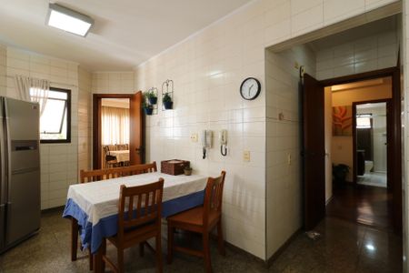 Apartamento à venda com 200m², 4 quartos e 3 vagasCozinha