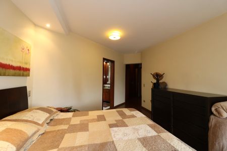 Apartamento à venda com 200m², 4 quartos e 3 vagasSuíte 2