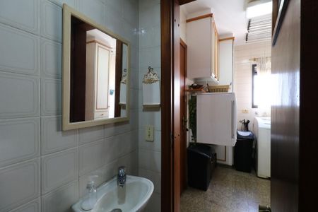 Apartamento à venda com 200m², 4 quartos e 3 vagasBanheiro de Serviço