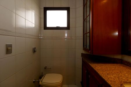 Apartamento à venda com 200m², 4 quartos e 3 vagasBanheiro da Suíte 1