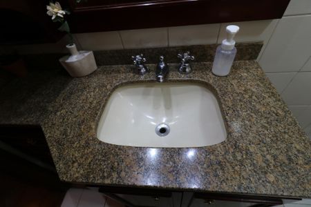 Apartamento à venda com 200m², 4 quartos e 3 vagasBanheiro Social