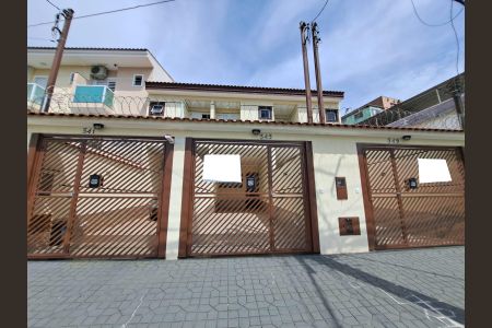 Casa à venda com 119m², 3 quartos e 2 vagas Casa à venda com 119m², 3 quartos e 2 vagasFachada