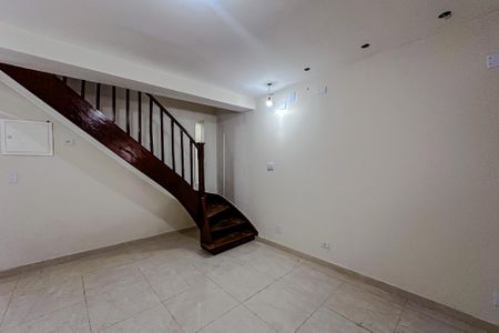 Casa para alugar com 250m², 7 quartos e 1 vagaSala