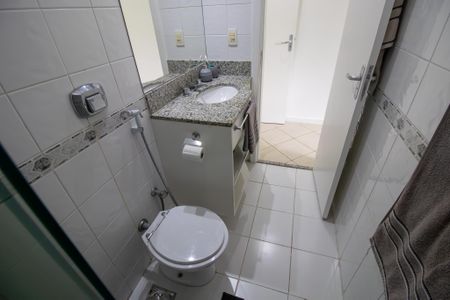 Casa de condomínio à venda com 116m², 3 quartos e 1 vaga Casa de condomínio à venda com 116m², 3 quartos e 1 vagaBanheiro social
