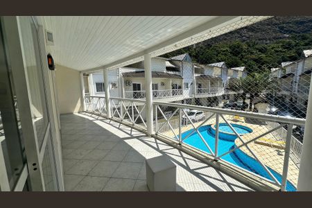 Casa de condomínio à venda com 116m², 3 quartos e 1 vaga Casa de condomínio à venda com 116m², 3 quartos e 1 vagaÁrea comum