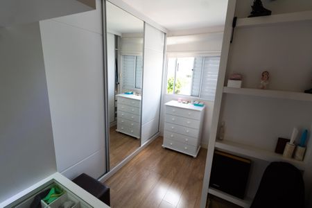 Casa de condomínio à venda com 90m², 3 quartos e 2 vagas Casa de condomínio à venda com 90m², 3 quartos e 2 vagasCLOSET