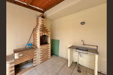 Apartamento à venda com 211m², 3 quartos e 2 vagas Apartamento à venda com 211m², 3 quartos e 2 vagasTerraço