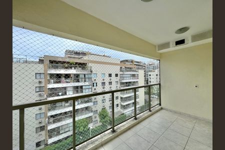 Apartamento à venda com 211m², 3 quartos e 2 vagas Apartamento à venda com 211m², 3 quartos e 2 vagasVaranda Sala 1