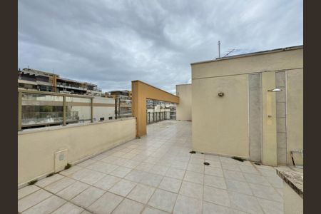 Apartamento à venda com 211m², 3 quartos e 2 vagas Apartamento à venda com 211m², 3 quartos e 2 vagasTerraço