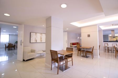 Apartamento à venda com 211m², 3 quartos e 2 vagas Apartamento à venda com 211m², 3 quartos e 2 vagasÁrea comum