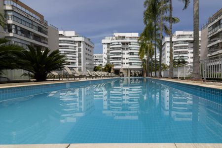 Apartamento à venda com 211m², 3 quartos e 2 vagas Apartamento à venda com 211m², 3 quartos e 2 vagasÁrea comum