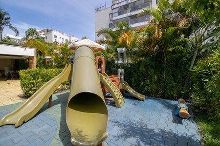 Apartamento à venda com 211m², 3 quartos e 2 vagas Apartamento à venda com 211m², 3 quartos e 2 vagasÁrea comum