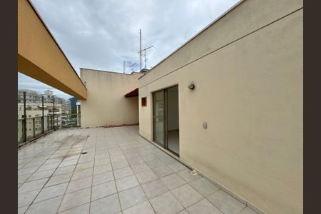 Apartamento à venda com 211m², 3 quartos e 2 vagas Apartamento à venda com 211m², 3 quartos e 2 vagasTerraço
