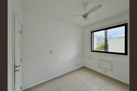 Apartamento à venda com 211m², 3 quartos e 2 vagas Apartamento à venda com 211m², 3 quartos e 2 vagasQuarto 1