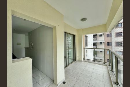 Apartamento à venda com 211m², 3 quartos e 2 vagas Apartamento à venda com 211m², 3 quartos e 2 vagasVaranda Sala 1