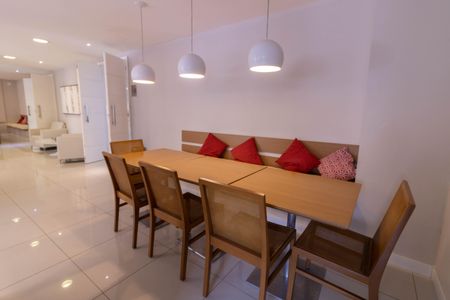 Apartamento à venda com 211m², 3 quartos e 2 vagas Apartamento à venda com 211m², 3 quartos e 2 vagasÁrea comum