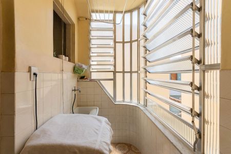 Apartamento à venda com 74m², 2 quartos e 1 vagaÁrea de Serviço