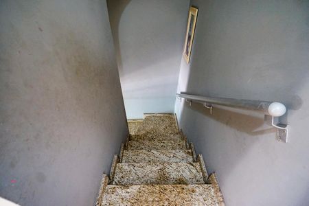 Casa de condomínio à venda com 115m², 3 quartos e 1 vaga Casa de condomínio à venda com 115m², 3 quartos e 1 vagaEscada