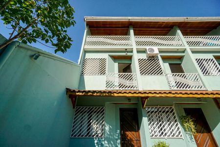 Casa de condomínio à venda com 115m², 3 quartos e 1 vaga Casa de condomínio à venda com 115m², 3 quartos e 1 vagaFachada