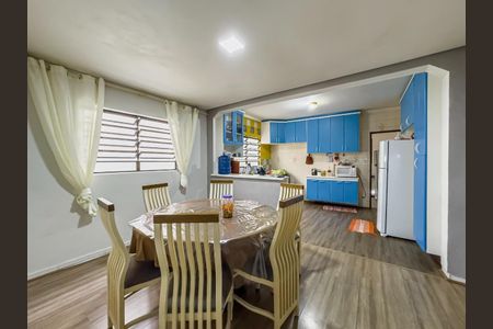 Casa à venda com 207m², 4 quartos e 2 vagas