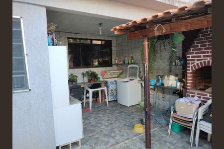Casa à venda com 220m², 3 quartos e 2 vagas