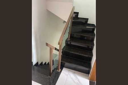 Casa à venda com 107m², 3 quartos e 1 vaga