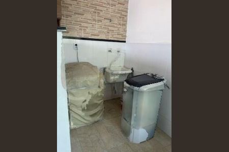Casa à venda com 107m², 3 quartos e 1 vaga