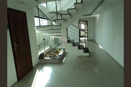 Casa à venda com 233m², 3 quartos e 6 vagas